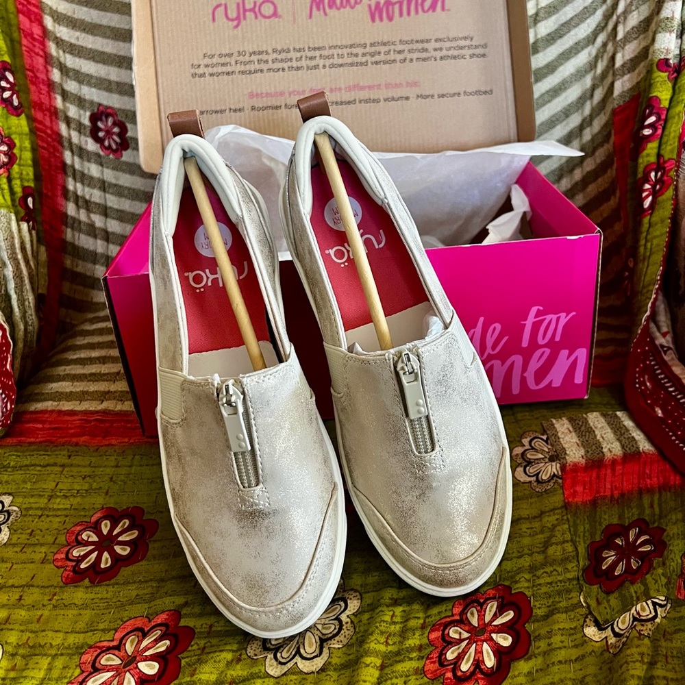 RYKA Vivvi Slip-on Sneakers Taupe Pearl 5.5 M